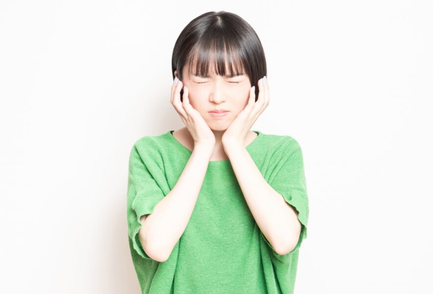歯列矯正の痛みのピークはいつ？痛みの原因や期間、対処法を解説