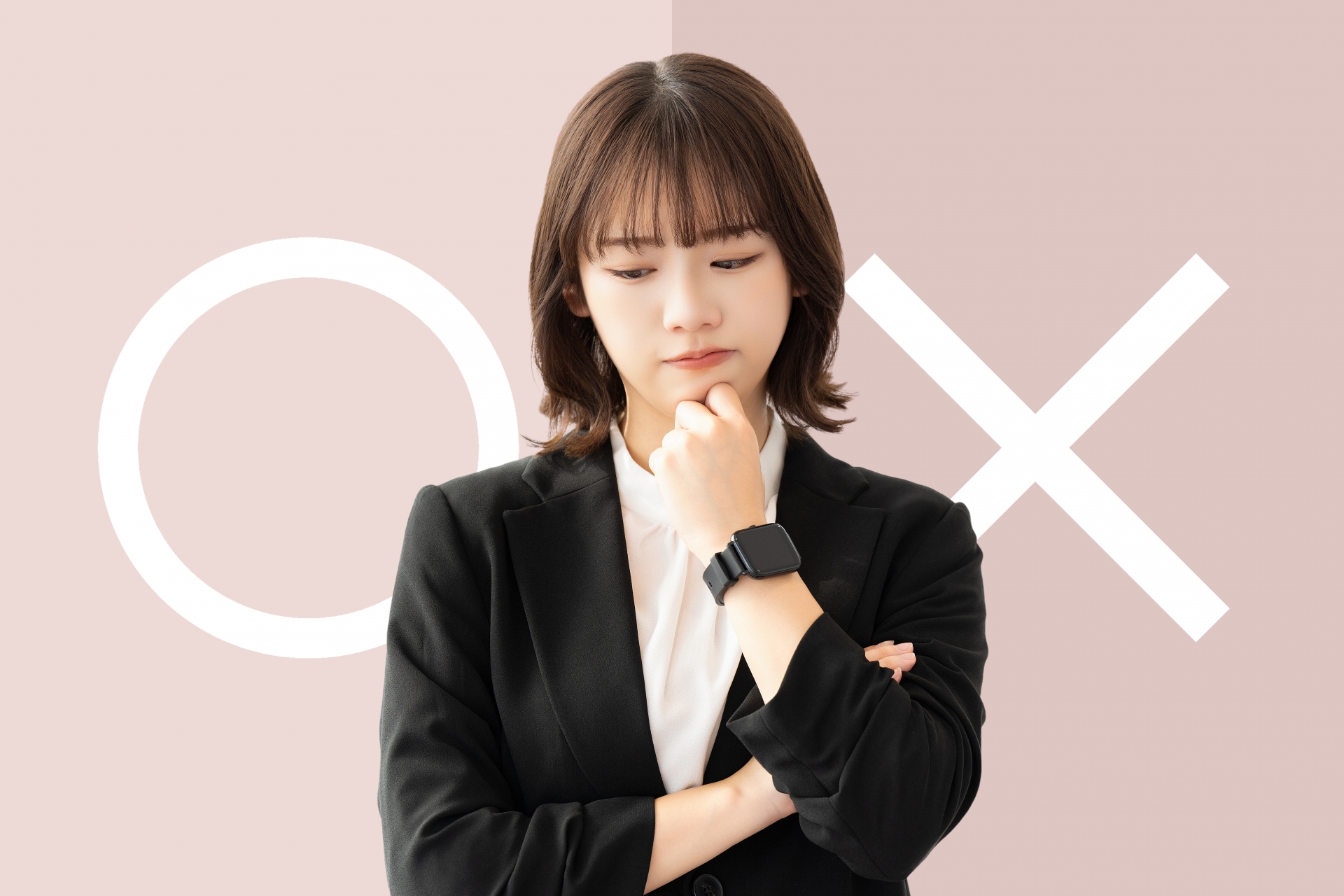 考える女性