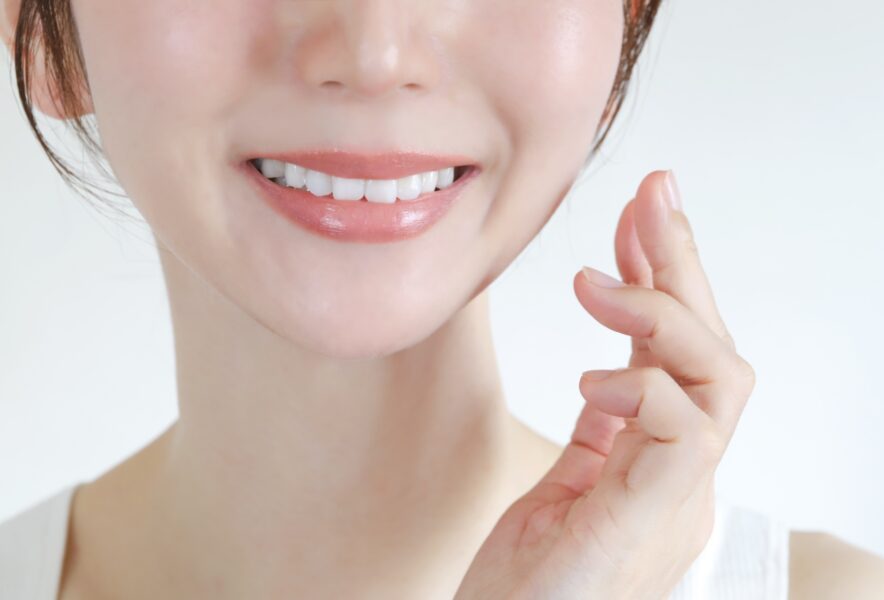 歯列矯正による歯の動きの仕組みは？動きやすい方の特徴や治療期間を短くするコツを解説