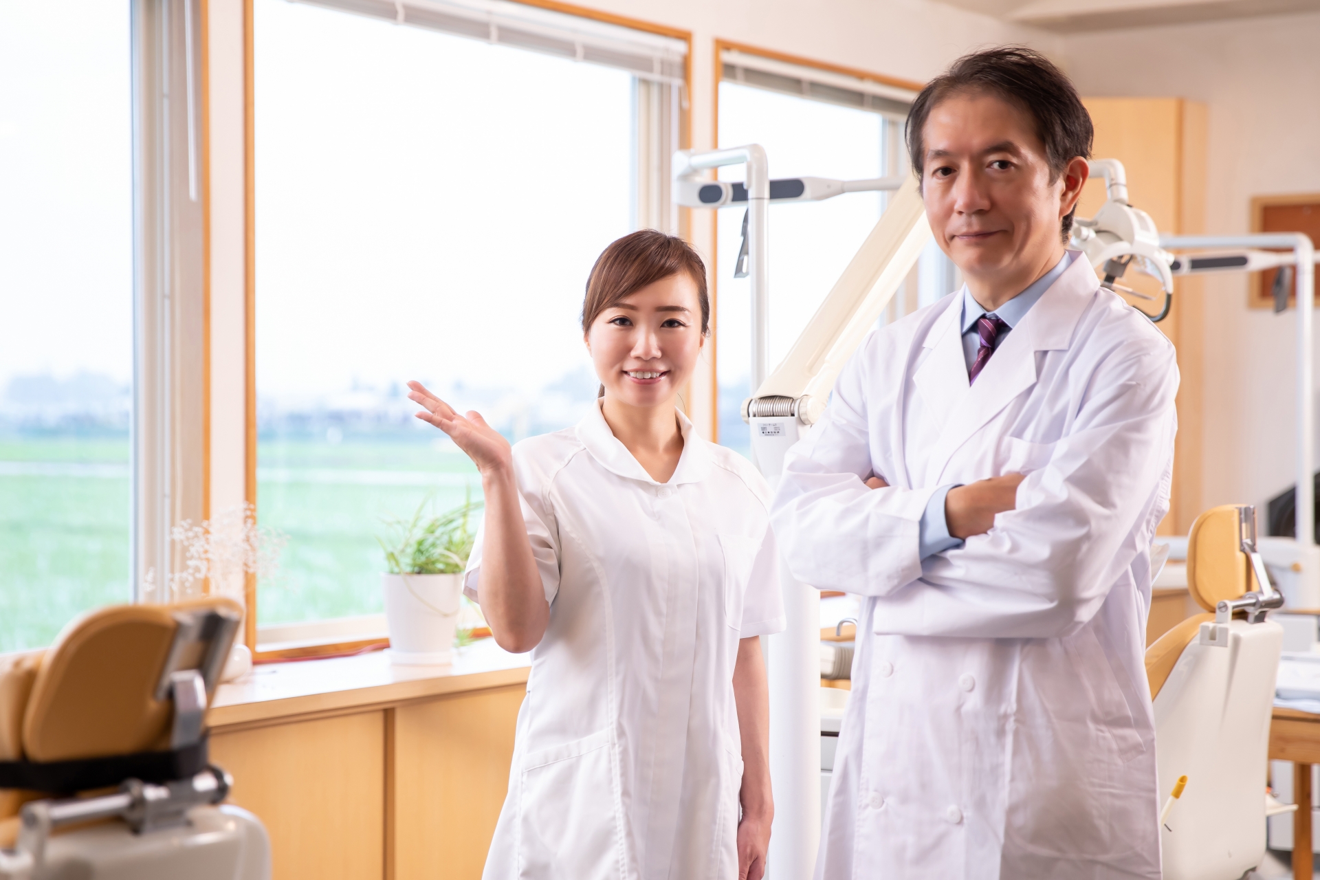 男性医師と看護師