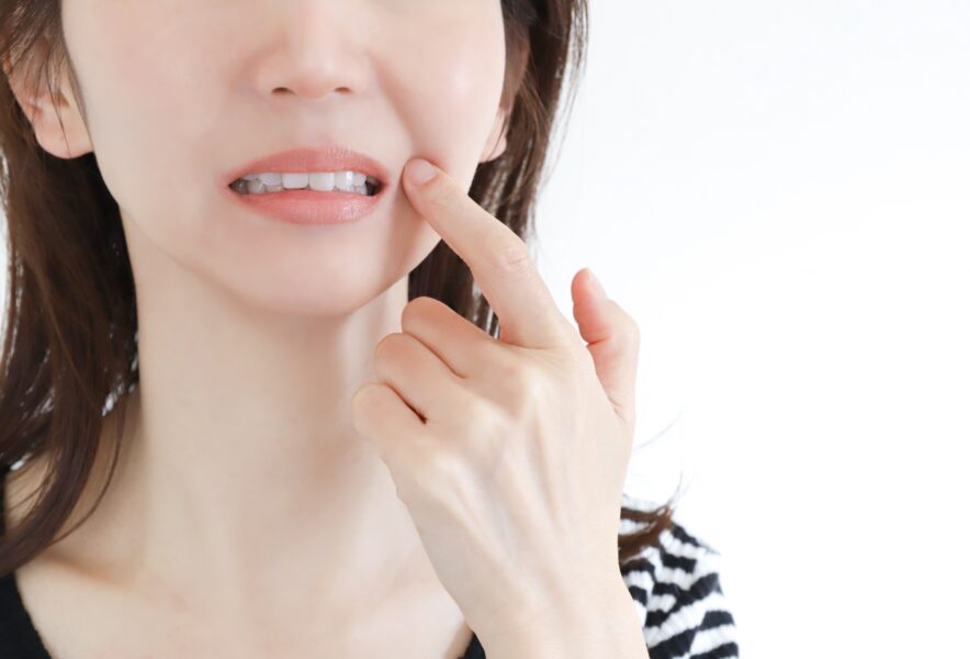 歯ぎしり癖があると受け口になる？関係性や歯ぎしりの原因、治療方法を解説