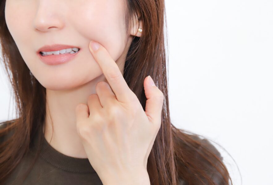 噛み合わせが悪いと滑舌に影響が出る？噛み合わせが悪くなる原因や治療方法を解説