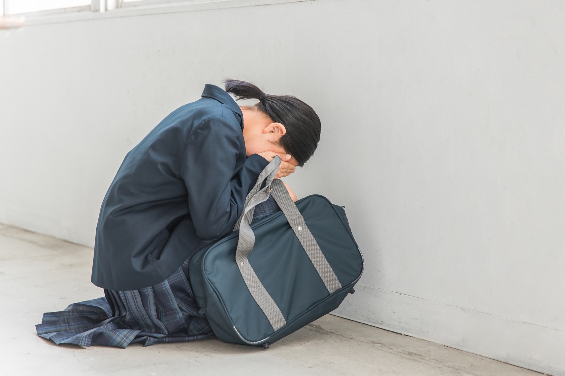 落ち込む女の子