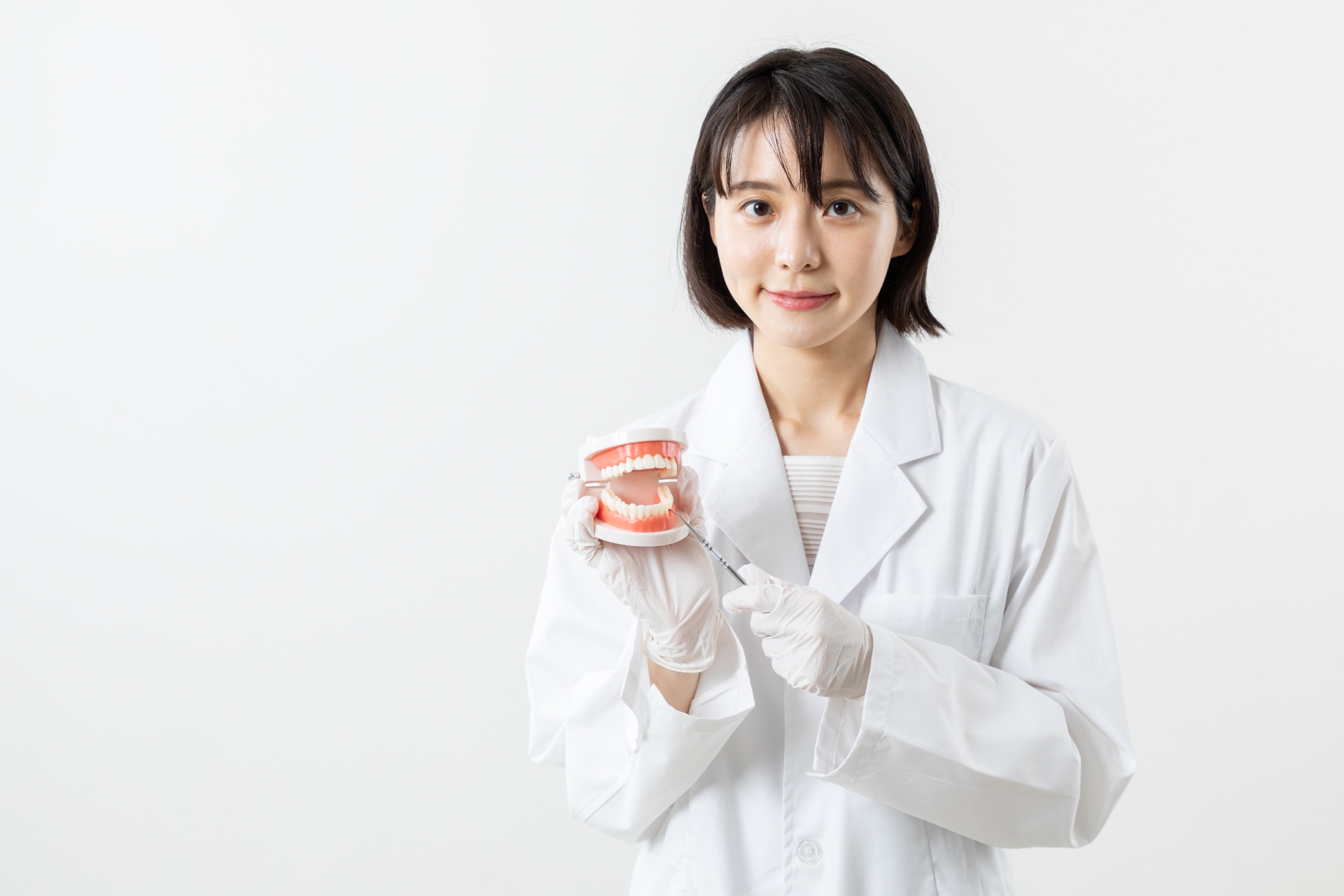 女性歯科医師