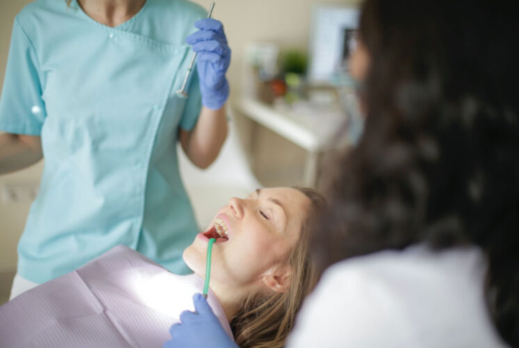 八重歯の治療方法