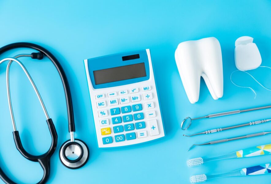 歯の矯正治療の費用はいくら？治療別の相場や医療費控除などについて解説！