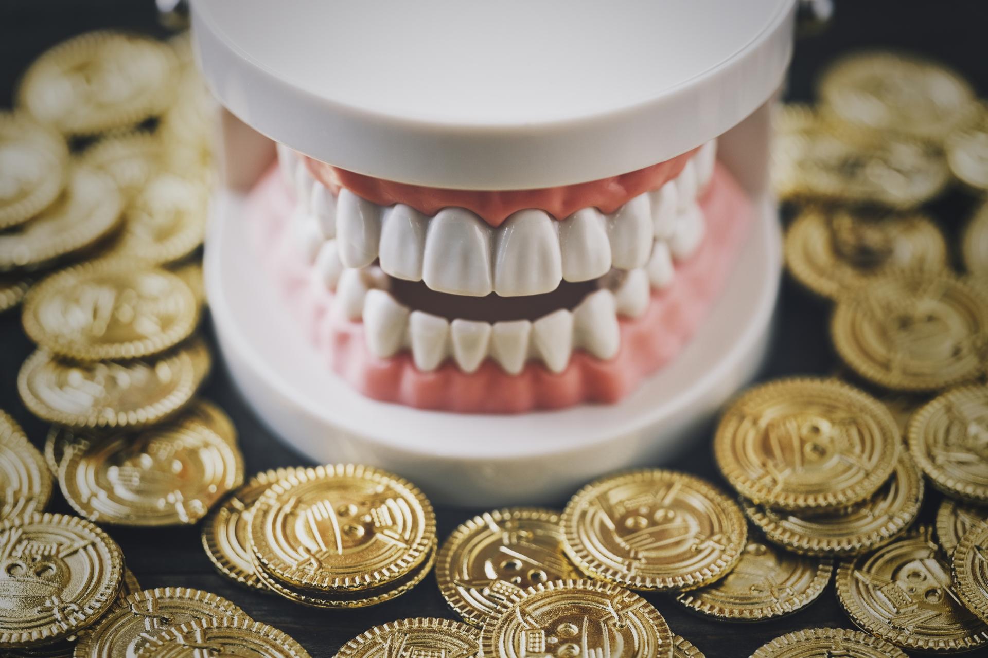 歯の矯正治療の費用の相場を治療法別に解説