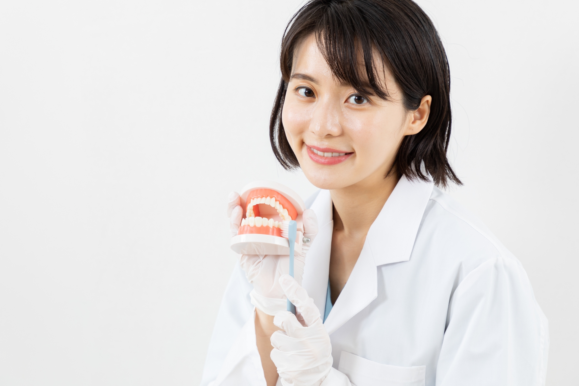 開咬の治療による顔の変化とは?開咬の問題点や治療法について解説! - 矯正歯科DOC
