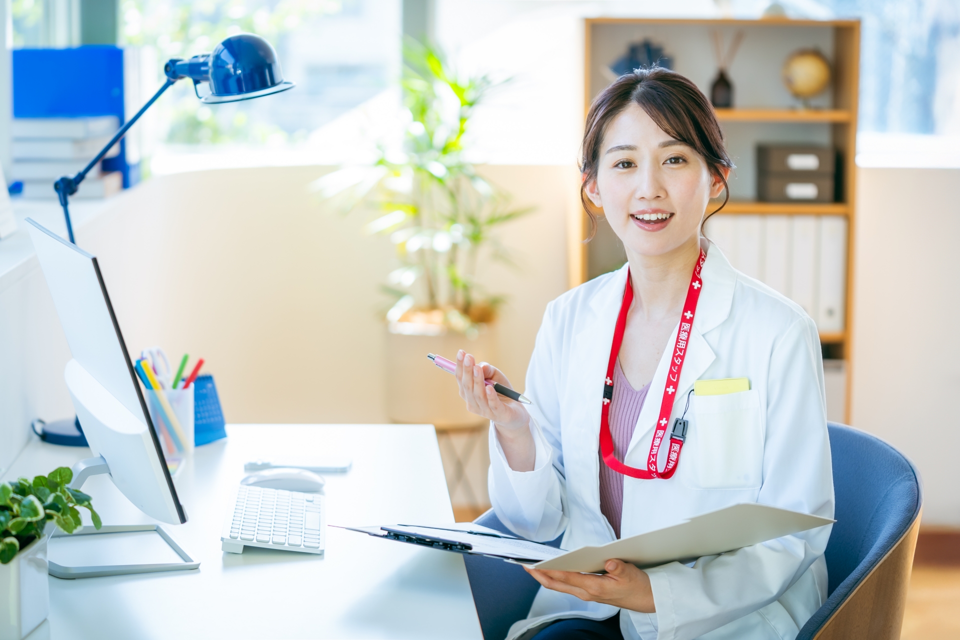 女性の医師
